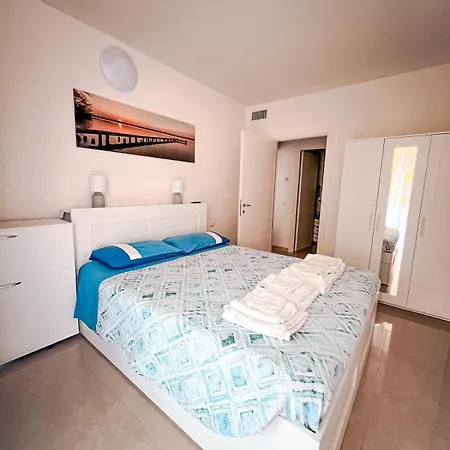 شقة Mare45 - 10 Minutes Walk From The With One Private Ombrella And Three Sun-beds